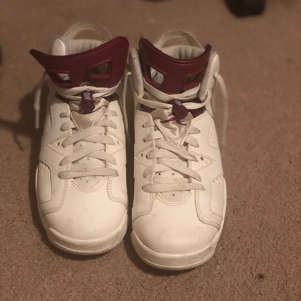 Jordan 6 Maroon White Size 5.5Y (7.5-8 women’s)